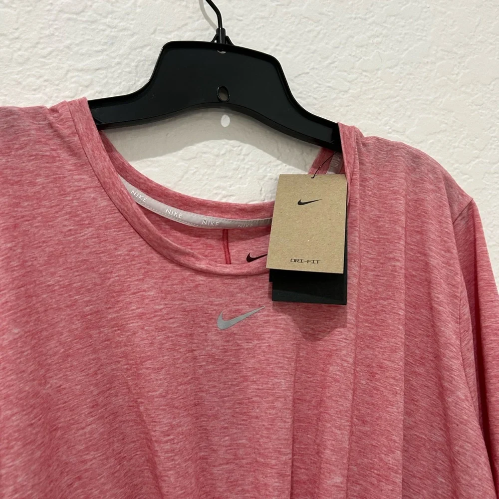 💰PRICE ⬇️ 
 NIKE • Woman’s Pink Plus Dri Fit Top • 3X - Picture 7 of 10